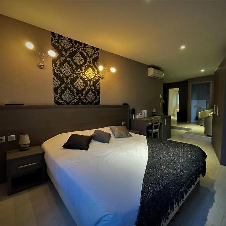Hotel-Restaurant Des Voyageurs Le Cheylard Екстер'єр фото