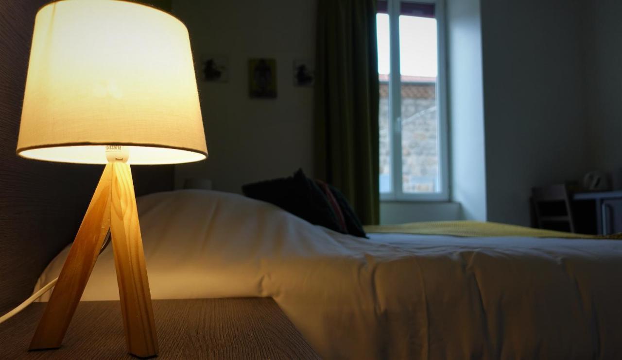 Hotel-Restaurant Des Voyageurs Le Cheylard Екстер'єр фото