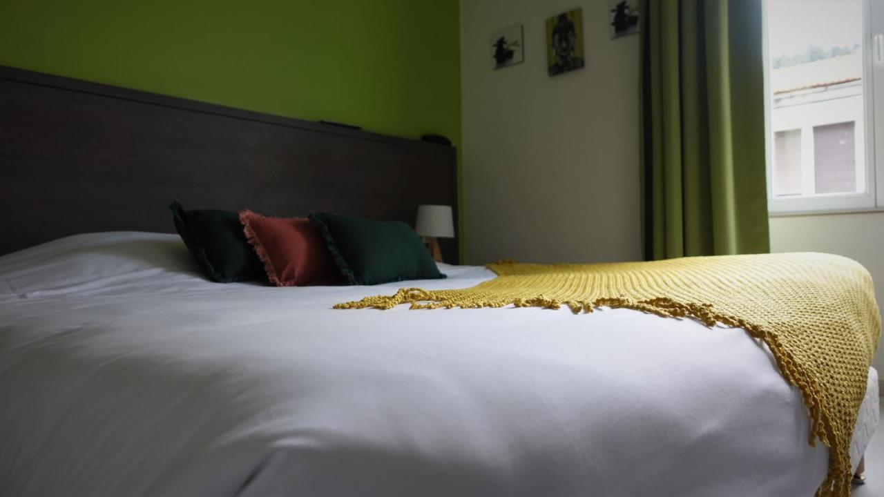 Hotel-Restaurant Des Voyageurs Le Cheylard Екстер'єр фото