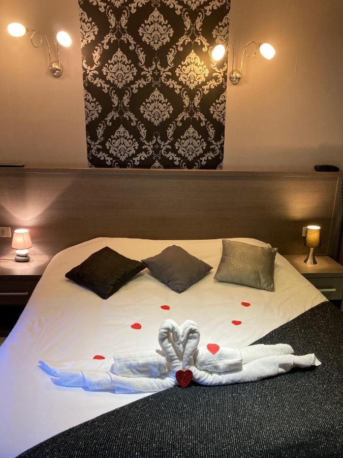 Hotel-Restaurant Des Voyageurs Le Cheylard Екстер'єр фото