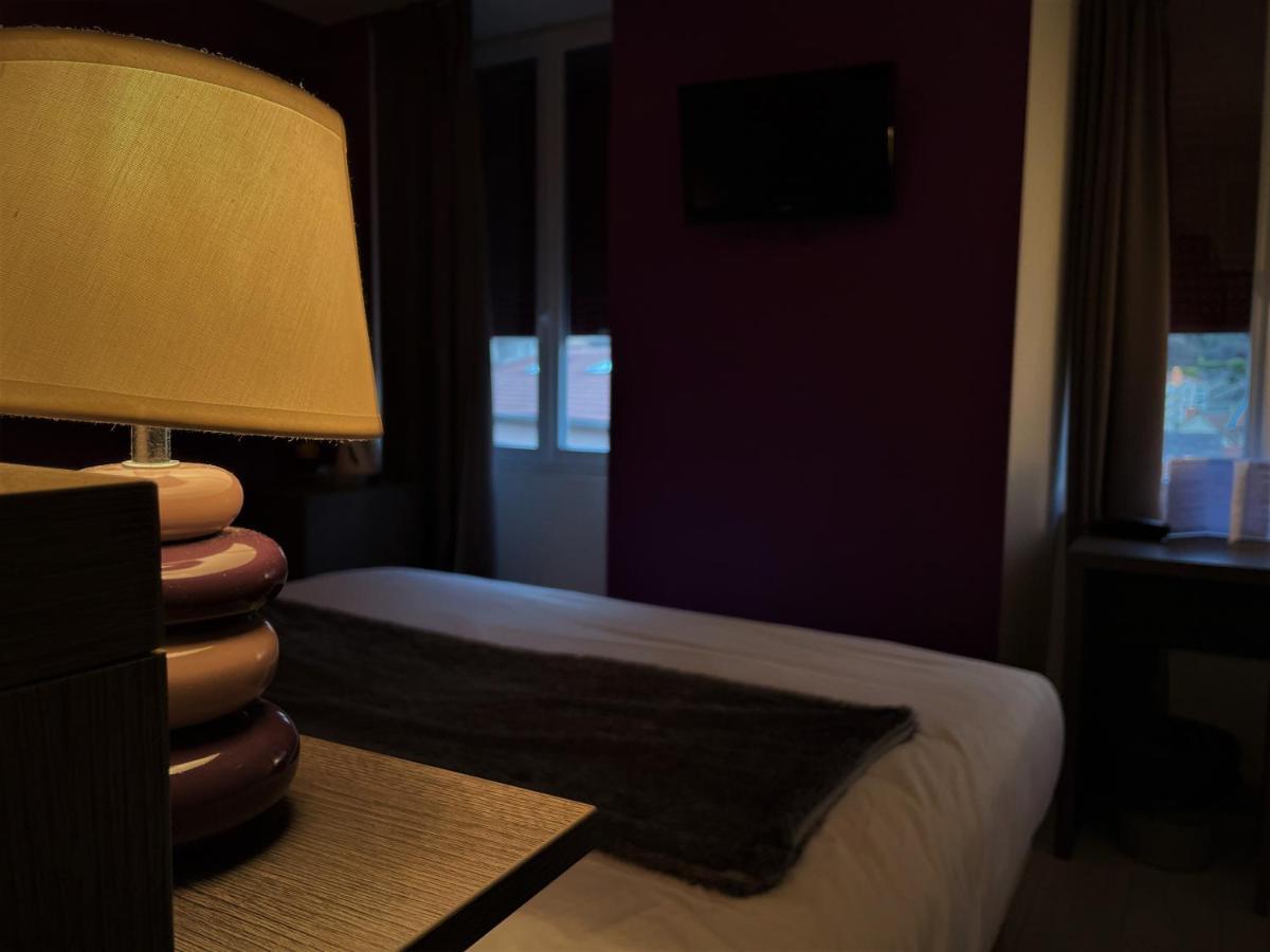 Hotel-Restaurant Des Voyageurs Le Cheylard Екстер'єр фото